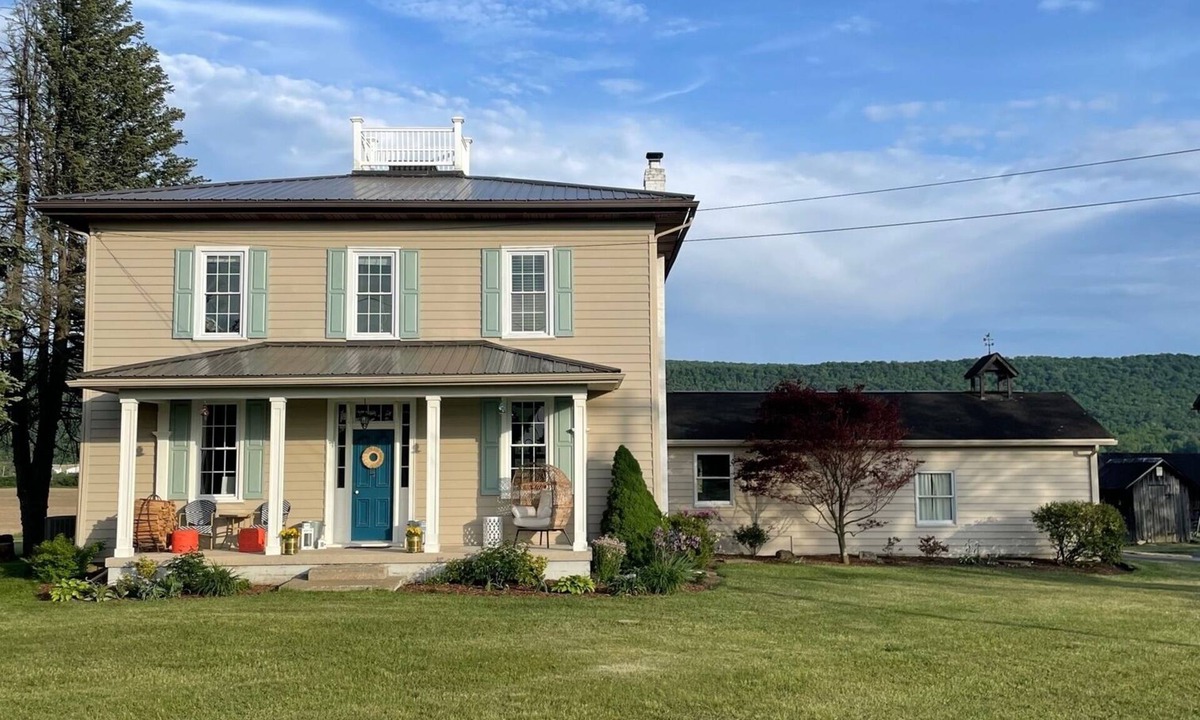 Ramblewood House | Breathtaking country home minutes to town-Great PSU football weekend house!