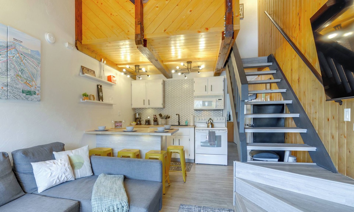Brian Head Apartment | Brian Head Mountain Retreat < 1 Mi to Ski Resort!