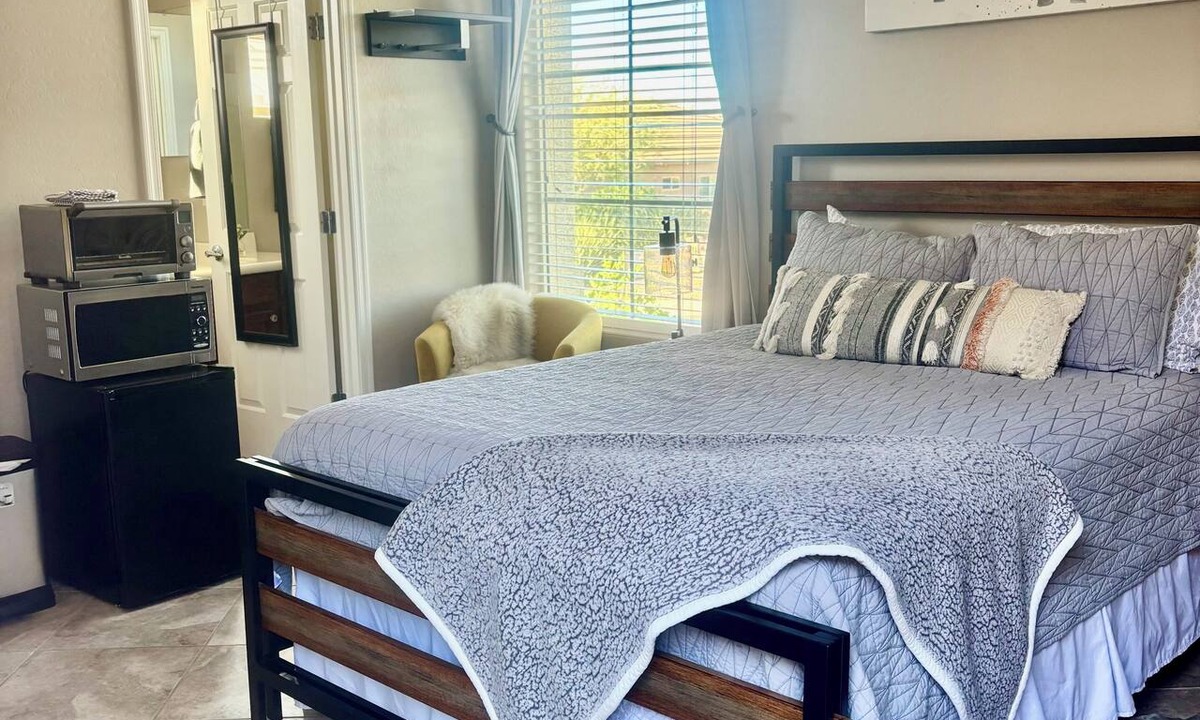 Anthem Apartment | Bright and Serene Casita w/Private Entrance