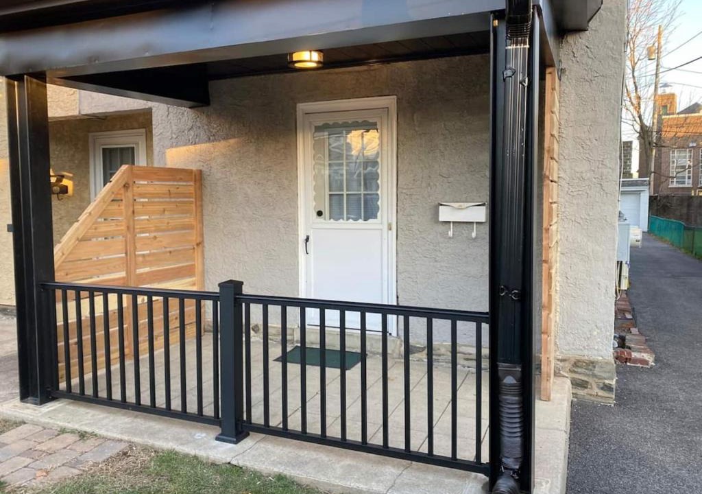 Bryn Mawr Apartment | Bryn Mawr Spacious Grnd Floor Apt Free Parking