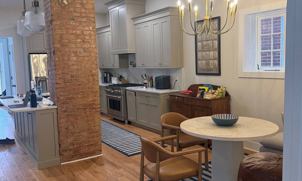 Lewisburg House | Bucknell Parent's Home Base - Walk to Restaurants and Campus, Live Like a Local