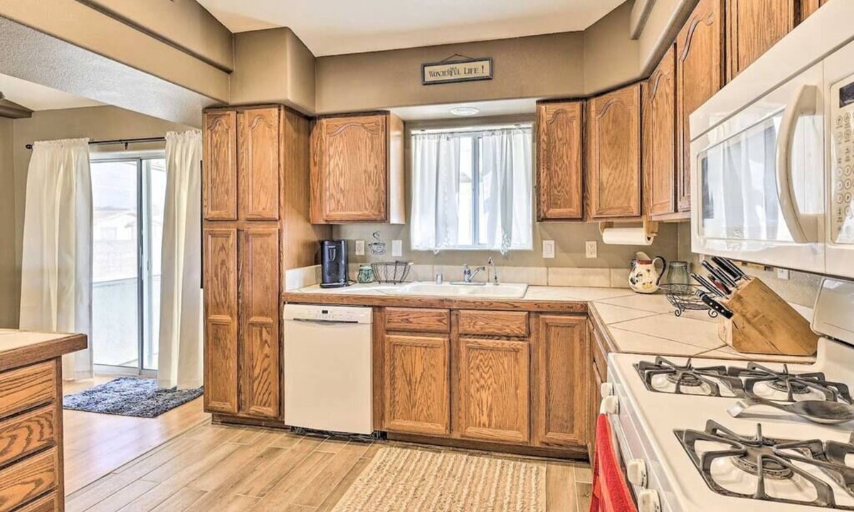 Bullhead City House | Bullhead City Home w/Boat Parking, Desert, Casinos