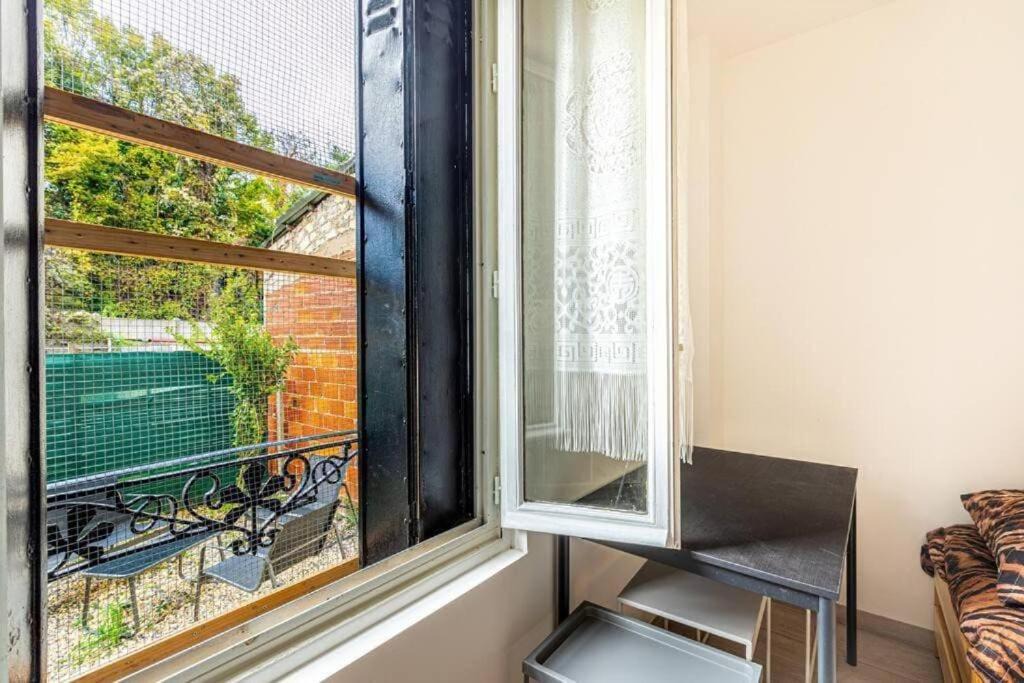 Bondy Apartment | Cénoslocs Bondy - Paris à vos pieds pour 4 personnes avec Jardin & Wifi