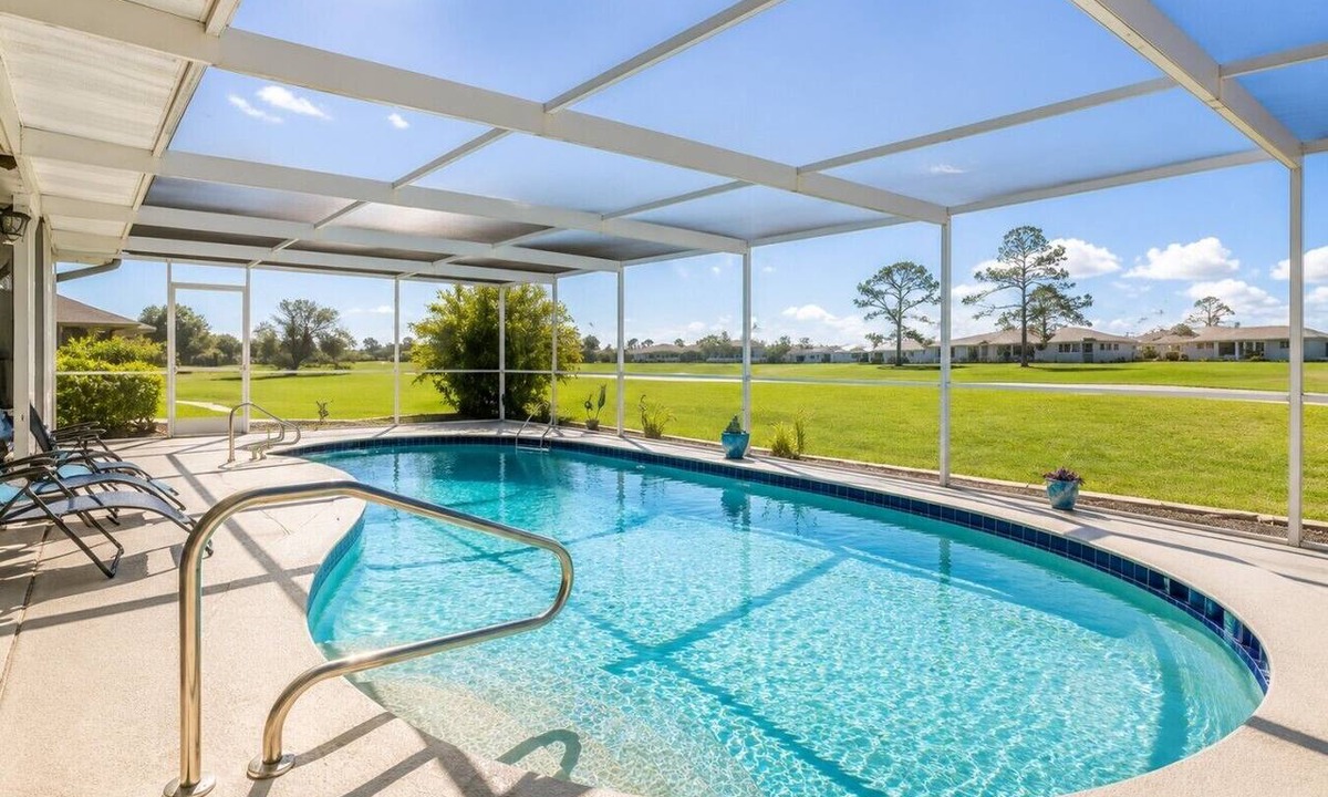 Oakland Hills House | Caddy Retreat on the 16th | Heated Pool | Golf Course Views