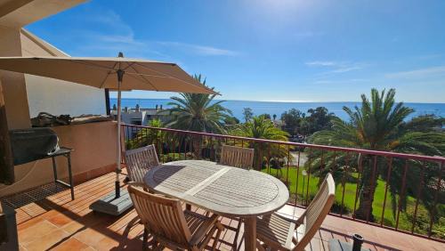 Solenzara Apartment | Cardellini 10- vue mer-piscine en résidence