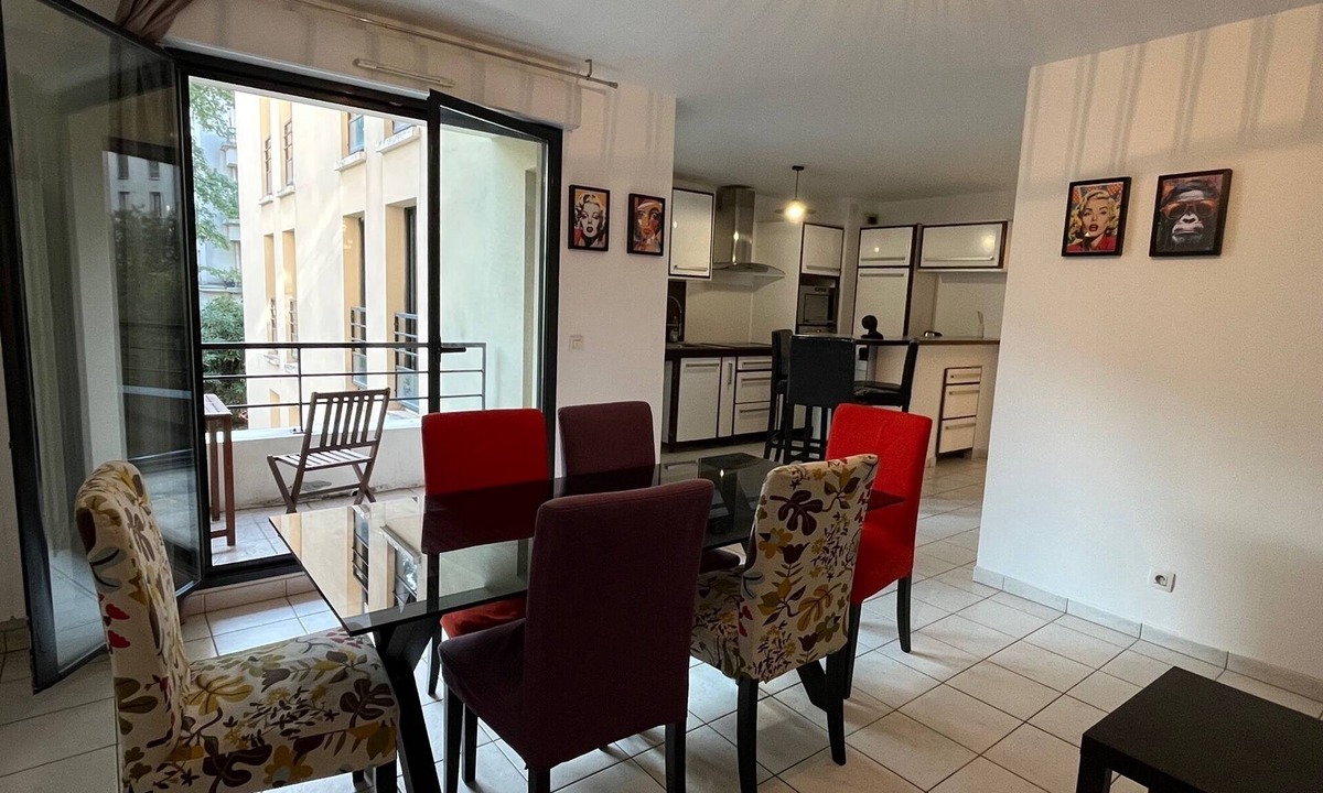Saint-Denis Apartment | Casa Jamin - Metro - Wifi - Parking - TERRACE - Dream Host