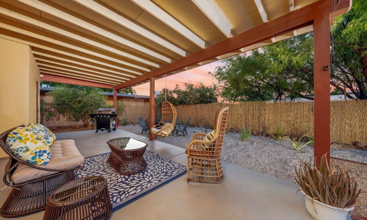 Tucson House | Central & Cozy/Near Alvernon Park/1 BR 1 BA