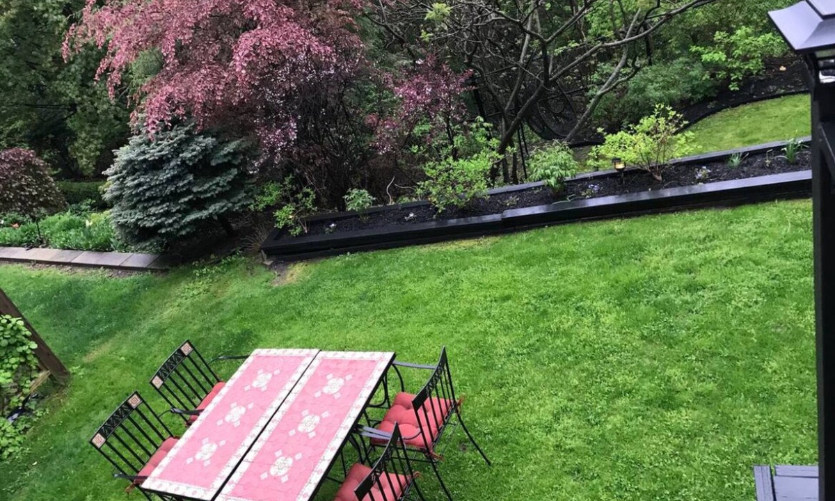 Governor's Bridge House | Central Executive Ravine Home 5+ Bdrms
