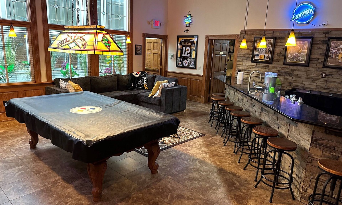 Historic Downtown Bedford House | Charming 1870's Ridenour Building located in Historic Downtown Bedford