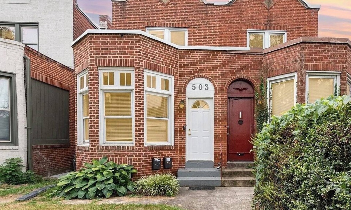 Harrisburg House | Charming 2-bedroom home w/WiFi, AC, pet friendly close to Farm Show in Uptown
