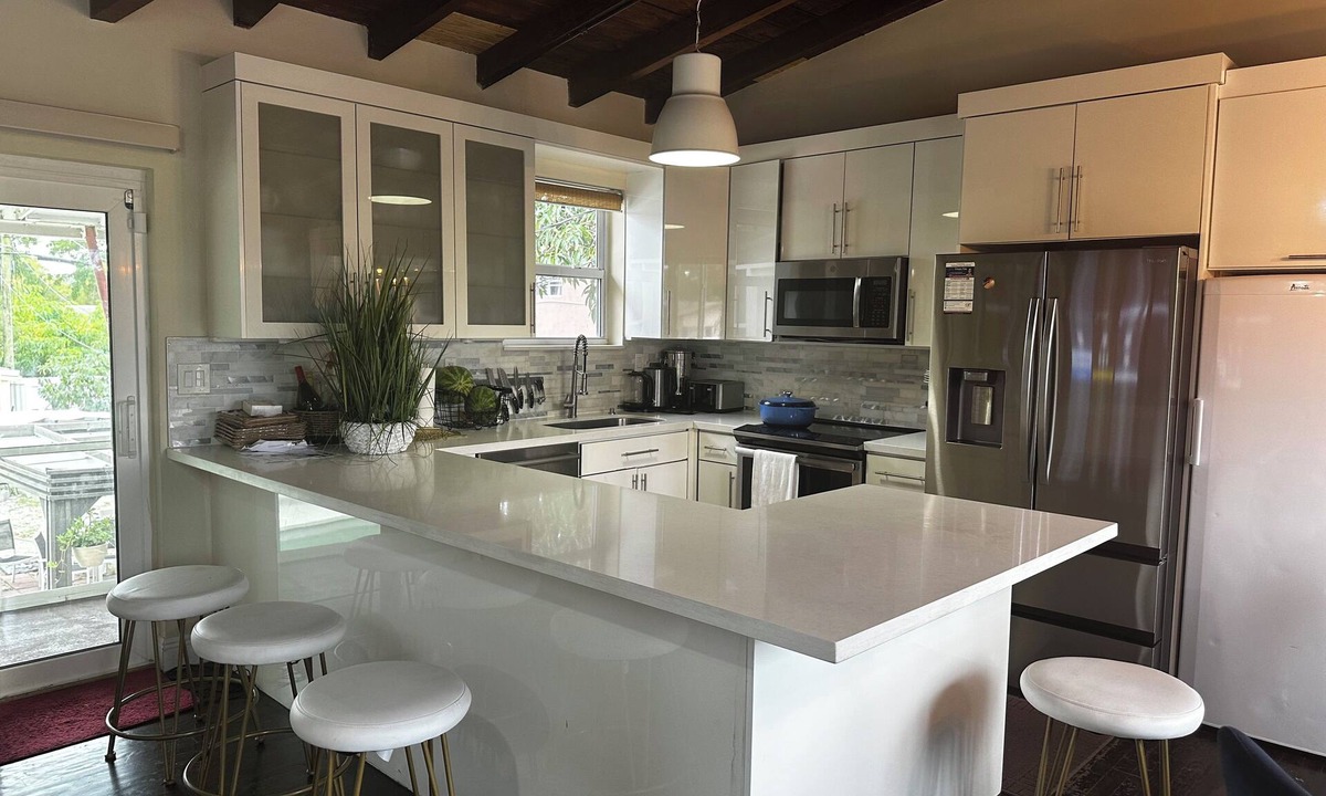 Fort Lauderdale Apartment | Charming 2-bedroom apartment with AC, WiFi in nice Oakland Park