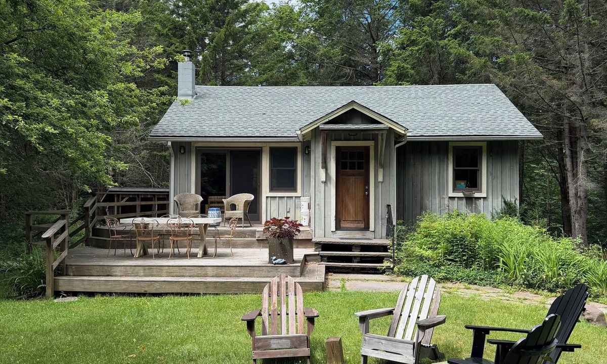 Lanesville House | Charming and secluded 2-bedroom cottage in the Catskills with WiFi and AC