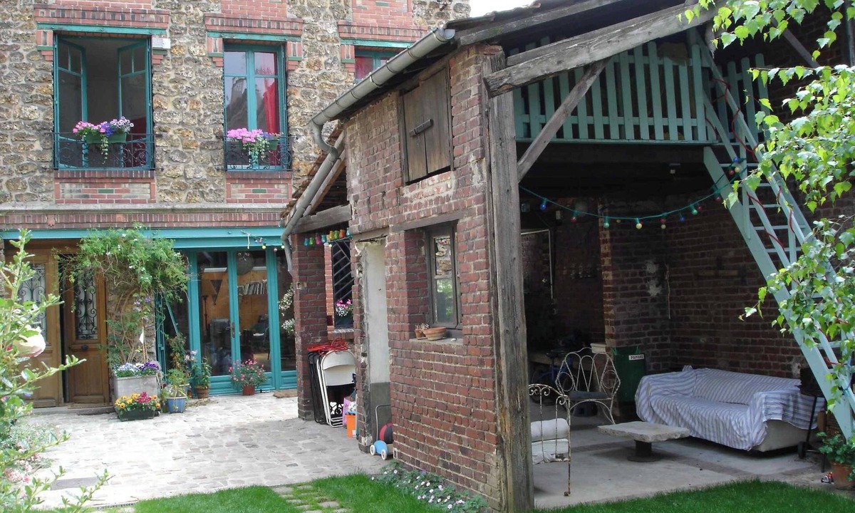 Les Lilas House | Charming and spacious house, for 12p. Garden, Parking lots, 5' away from metro