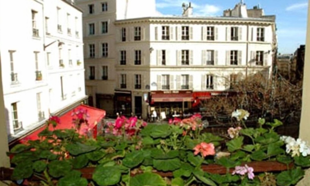 5th Arrondissement Apartment | Charming Apartment in Latin Quarter Near Luxembourg Gardens
