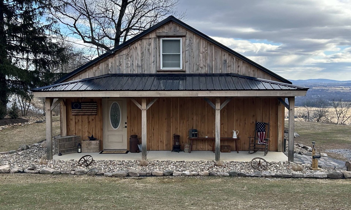 Carlisle Cabin | Charming Cabin - Wake up to the Epic Views, Stay for the Convenience
