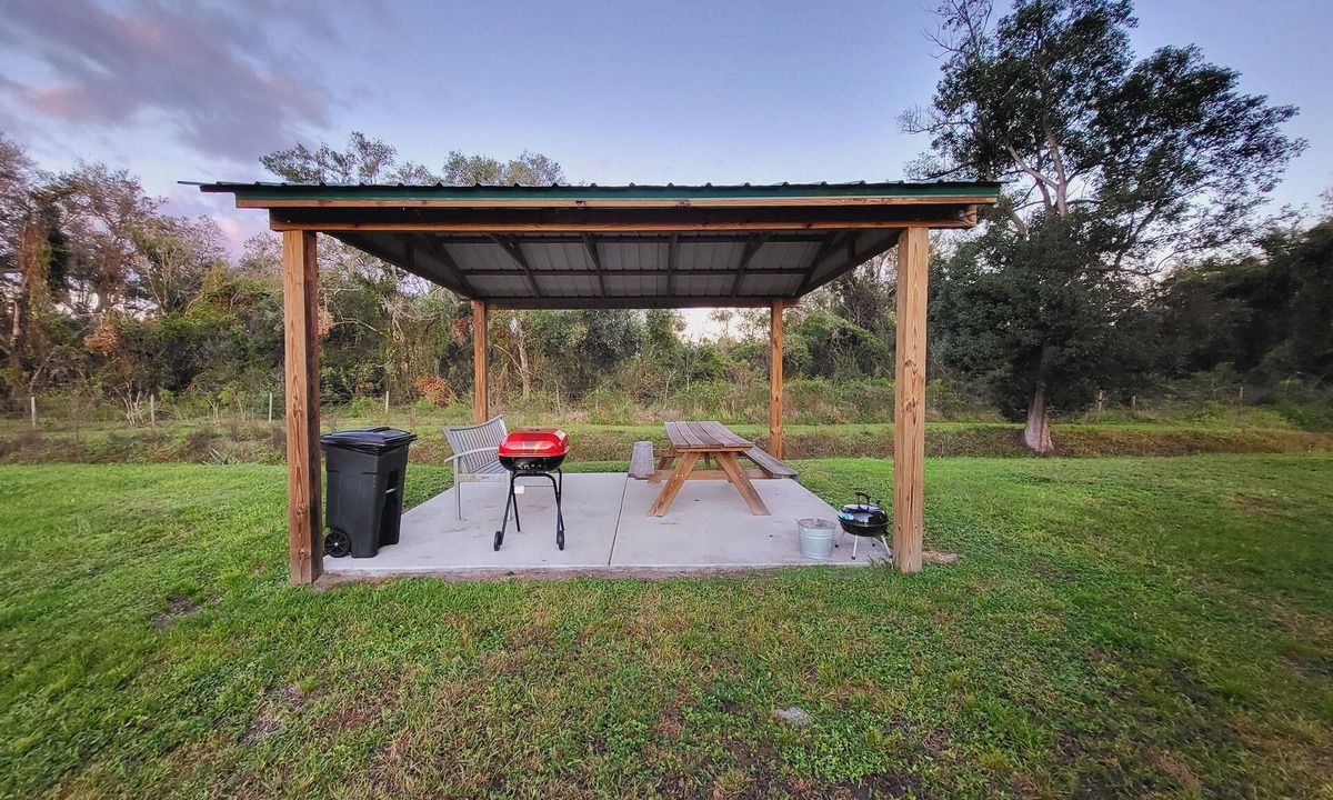 Arcadia House | Charming clean 1-bedroom 1 bath motel with AC and WiFi in Arcadia