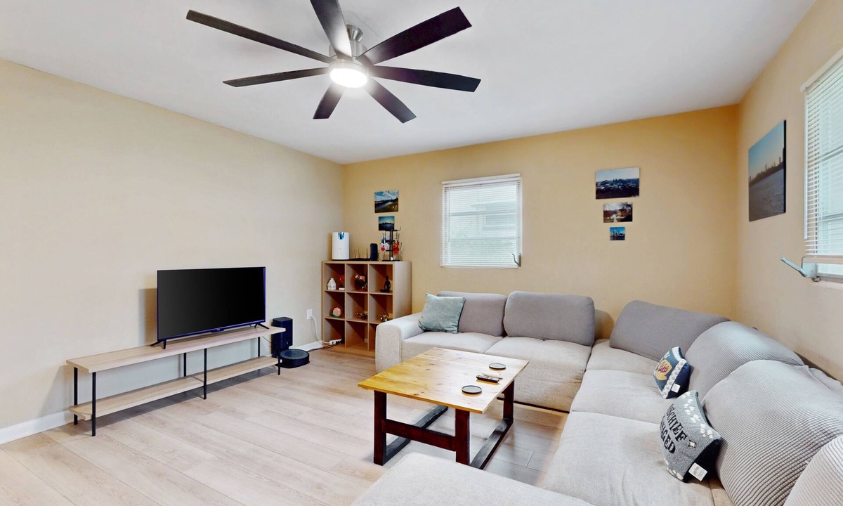 Lakeland House | Charming dog-friendly home with patio, grill, central AC, & W/D
