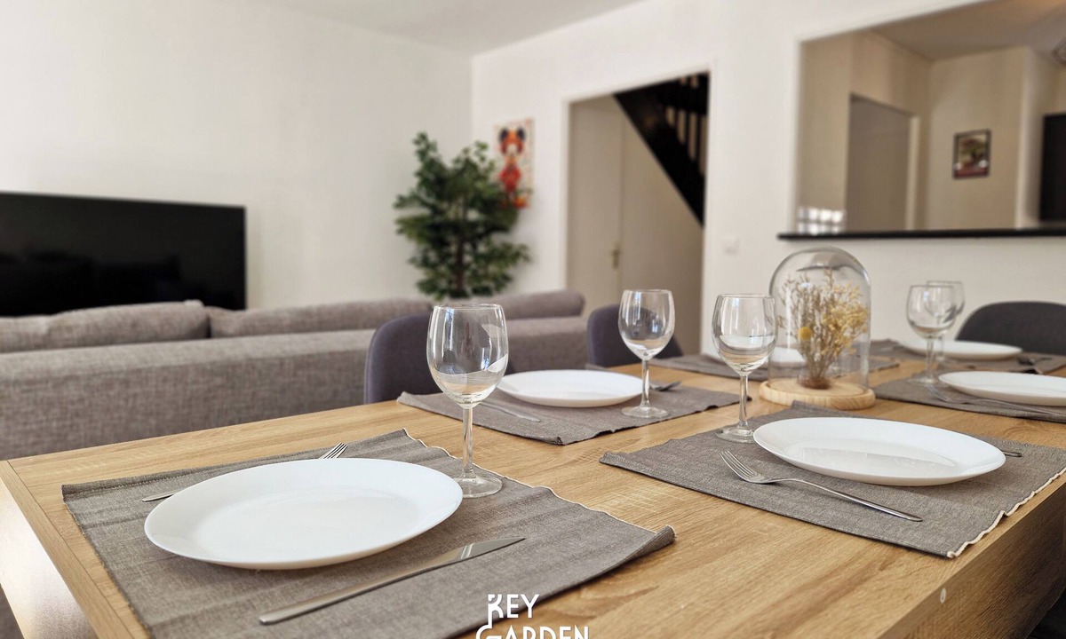 Bailly-Romainvilliers House | Charming house for 10 near Disneyland Paris and Val d’Europe.