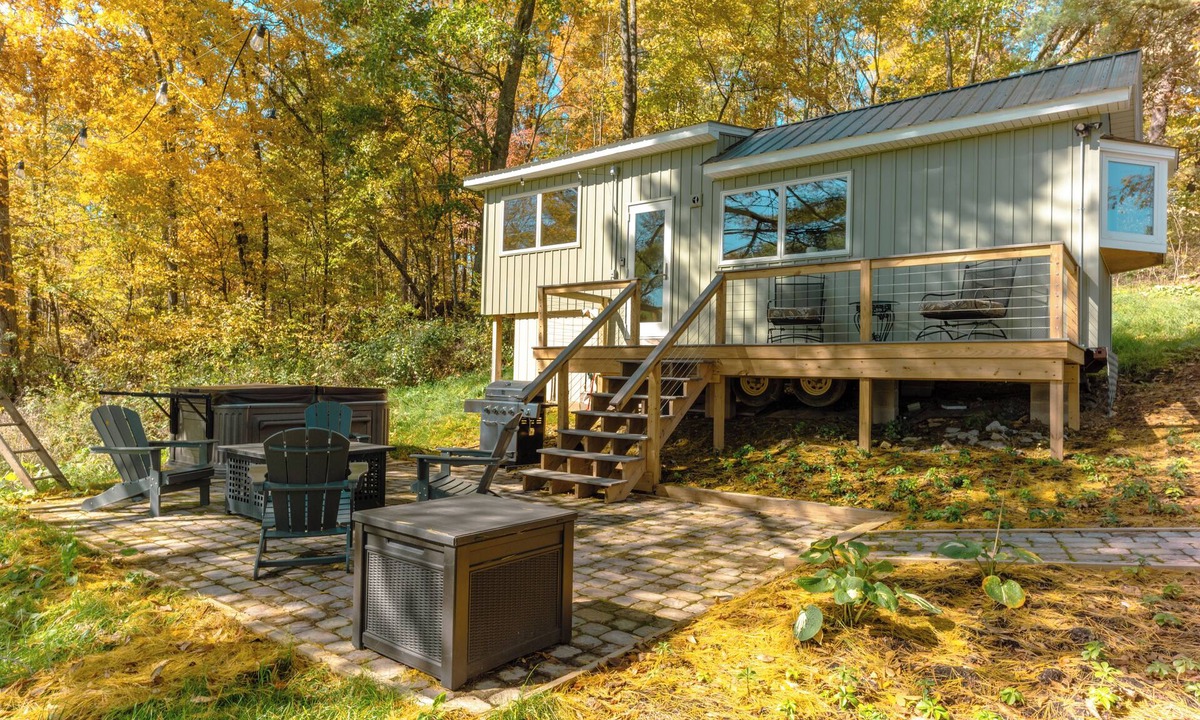 Spring Mills House | Charming "Little House" at Buckleberry View>EV Charging>Gorgeous View>Hot Tub