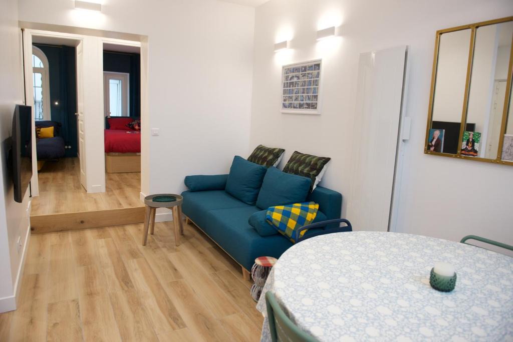 Epinettes Apartment | CHARMING Parisian Apartment WITH AIR CONDITIONING - CLIMATISATION & 2 BEDROOMS - Batignolles PARIS