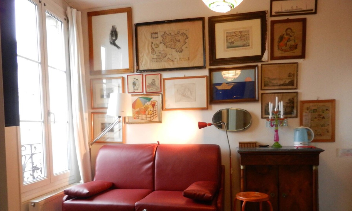 Porte-Saint-Martin Apartment | Charming small apartment in the heart of Paris