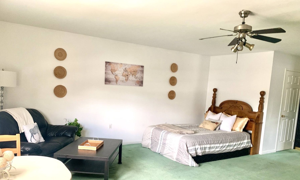 Howick Apartment | Charming Studio Downtown Kitchener
