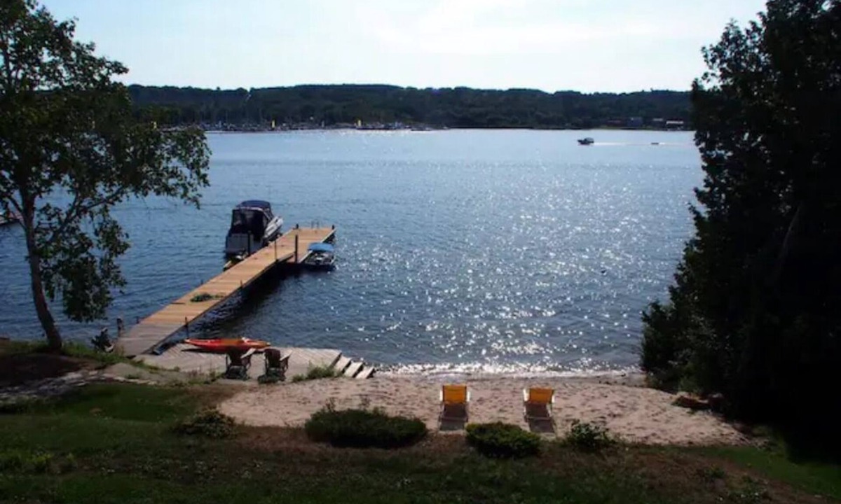 Penetanguishene House | Chateau Champlain Cottage