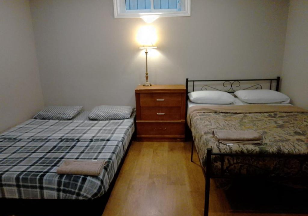 Rosemount House | Cheap Rooms in Kitchener Best For Students ,Long Term Guests