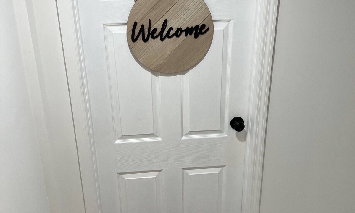 Queens House | Cheerful 1 Bedroom home. 7 min-JFK/16 min-LGA