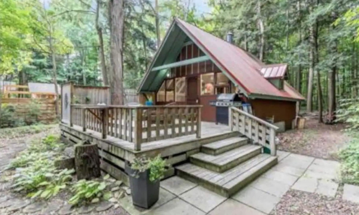 Innisfil Cottage | Cheerful-Secluded one Bedroom Chalet Year Round