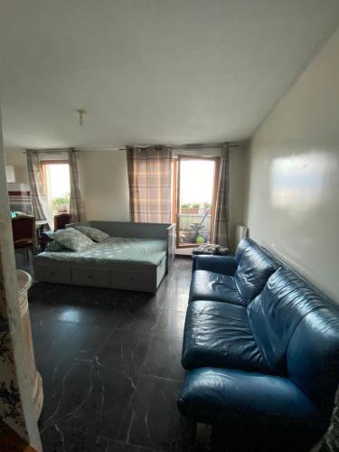 Montreuil Apartment | Chez Mado JOP2024