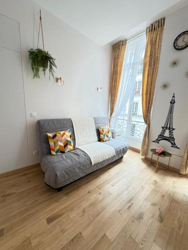 Les Halles Apartment | Chez Zenovia