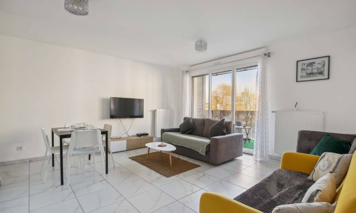 Ivry-port Apartment | Chic apart with balcony near Paris