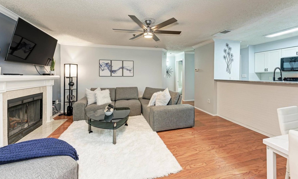 Hyde Park Condo | Chic Hyde Park Gem - Walk to Hyde Park Village!