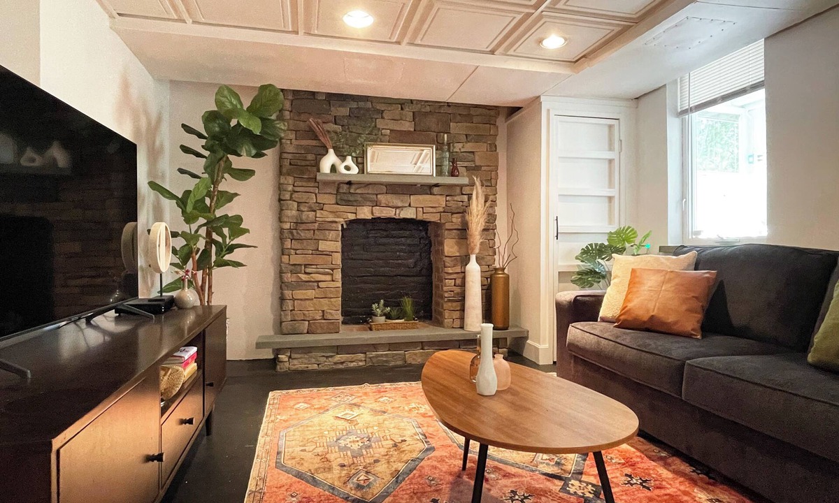 Nyack Apartment | Chic Private Retreat in Prime Nyack Location. Walkable to dining & boutiques.