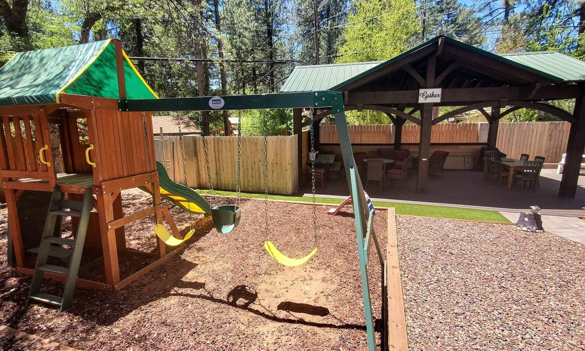 Christopher Creek Cabin | Christopher Creek Cabins - Cabin 9