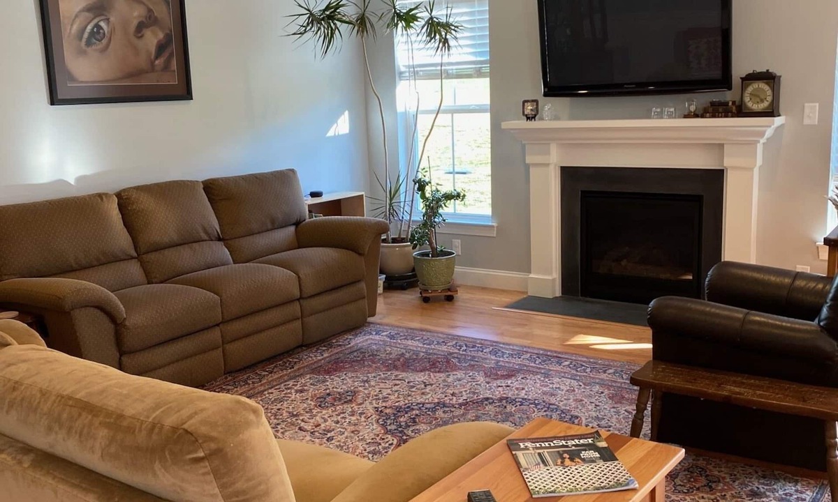 Boalsburg House | Claire's Place: sleeps 8, 3 bedrooms, 2 full baths