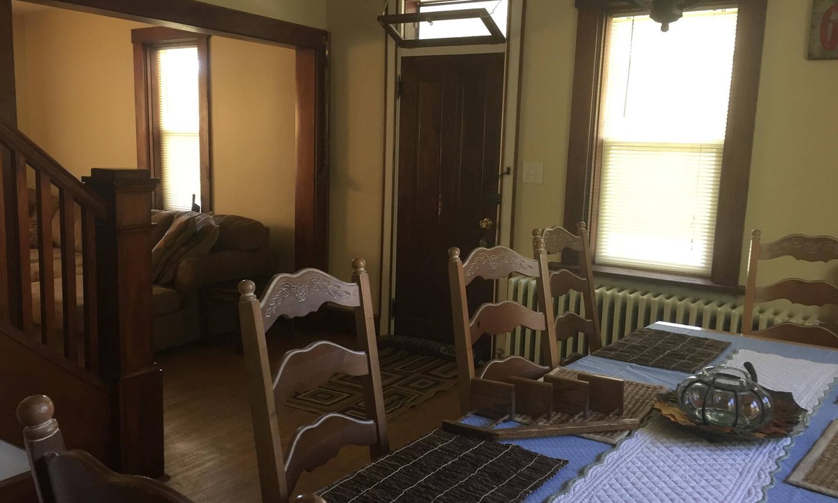 Seven Springs House | Classic Farmhouse. Sleeps 6. One mile from 7 Springs Ski Resort!