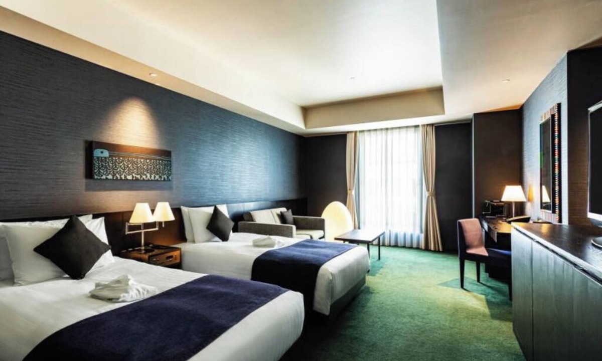 Nishiasakusa Hotel | Classy Twin hotel in welcoming Taito City with AC, fitness room, WiFi