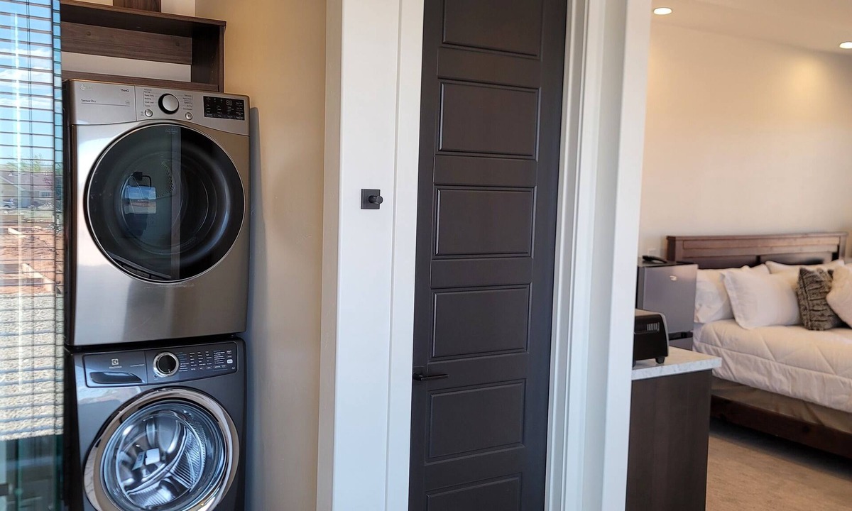 Cane Beds Apartment | Clean, New, Modern Casita, great midway point to Nation Parks