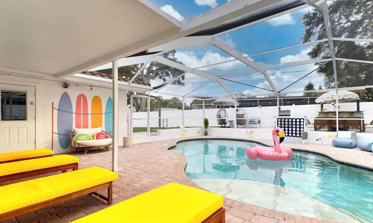 Clearwater House | Clearwater Home with fun amenities for families!