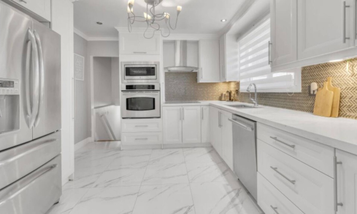 Brampton House | Close to airport 4 bedroom home