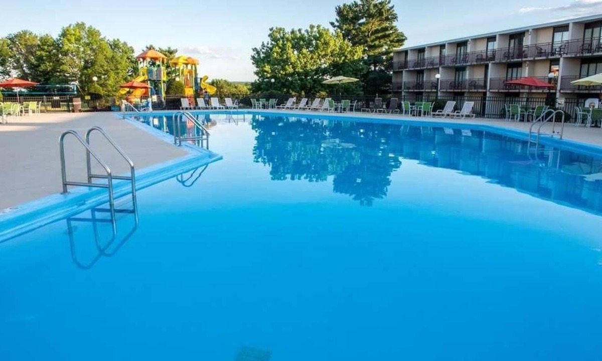 Harrisburg House | Comfort and Convenience! Pets Allowed, Outdoor Pool, Free Parking