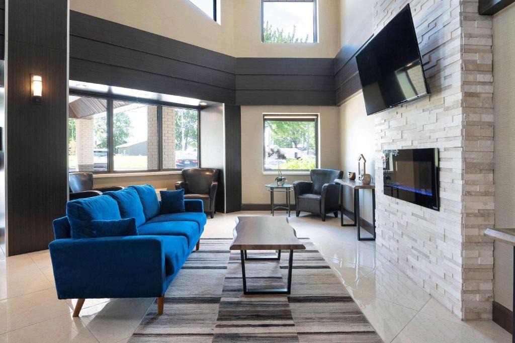 North Bay Hotel | Comfort Inn Lakeshore