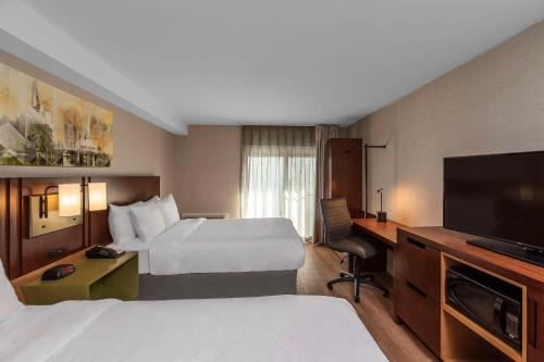 Sharon Hotel | Comfort Inn Newmarket - Aurora