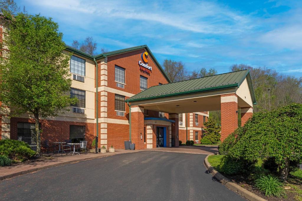 South Hills Hotel | Comfort Suites Pittsburgh Airport
