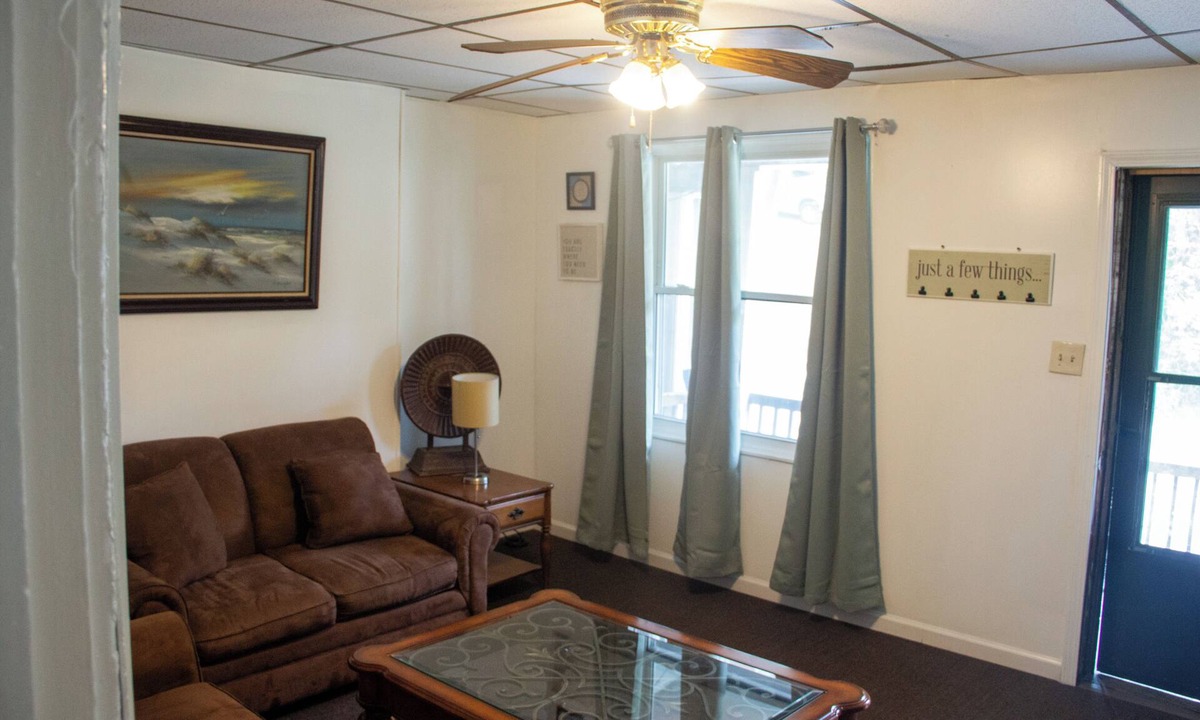 Swissvale House | Comfortable Furnished stay near Downtown and the Norhth Shore NFL Draft access