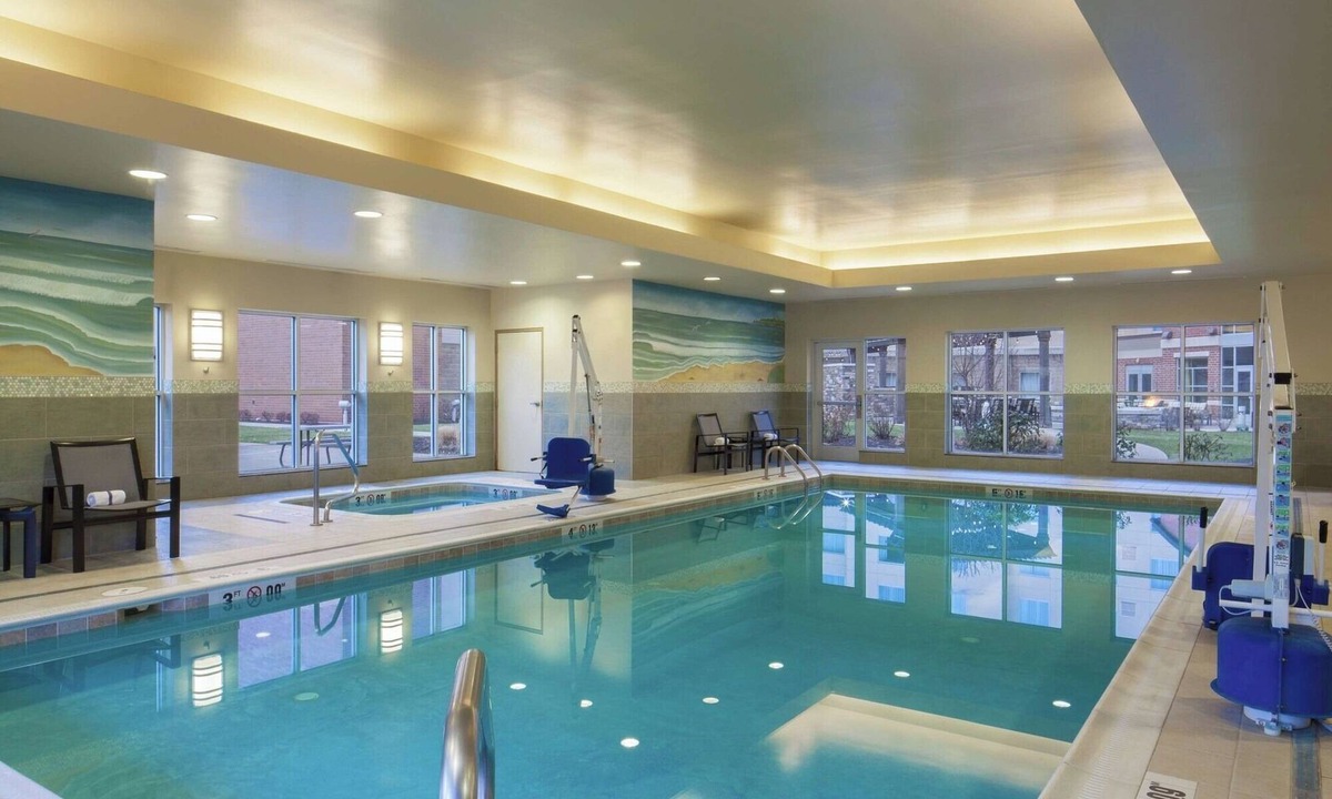 Canonsburg Hotel | Comfy 2-Queen Studio Set – Great for Friends, Family & Weekend Getaways