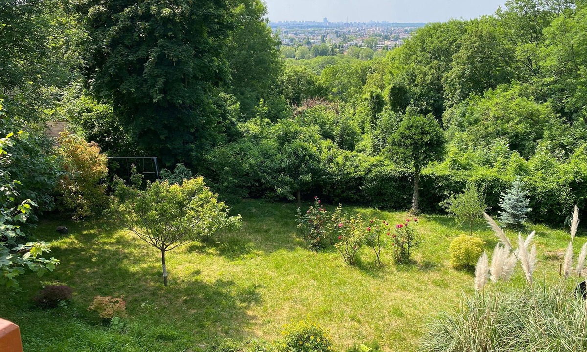 Chennevieres-sur-Marne House | Comme à la Campagne Avec vue sur Paris
