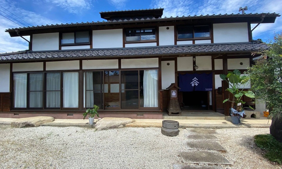Yamanashi House | Complete with home sauna, all-you-can-eat
